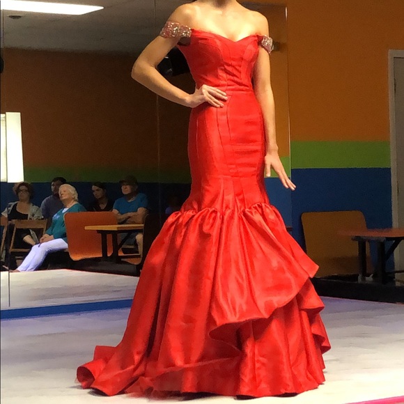 Mac Duggal Gown - Picture 7 of 7